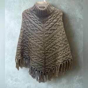 Time and Tru Gray Knit Poncho OS Fringe Cozy layer